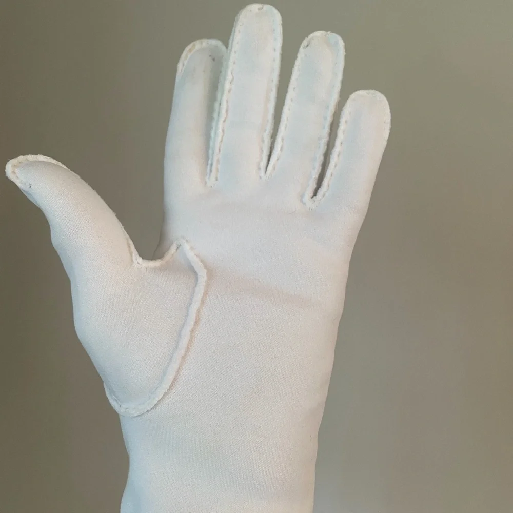 Vintage 60s white cotton gloves with pearl accents, size S-M